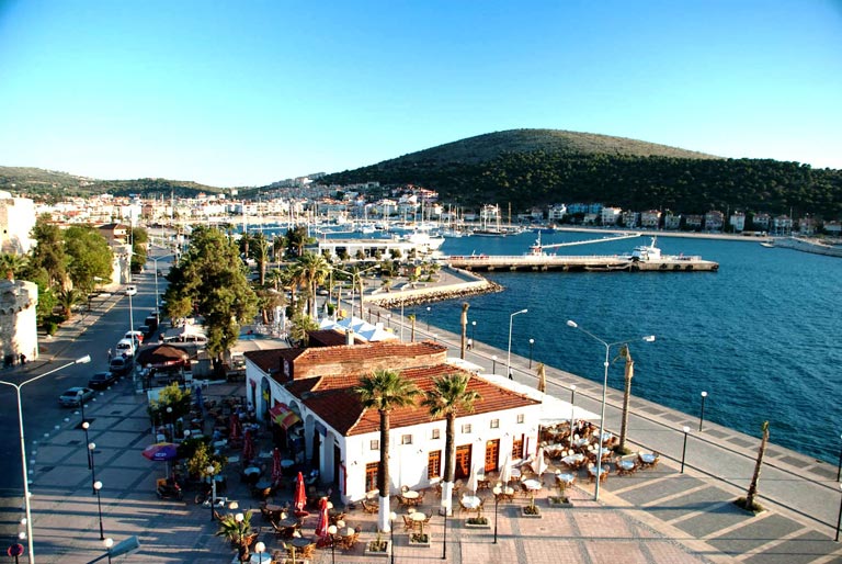 çeşme deniz kenarı